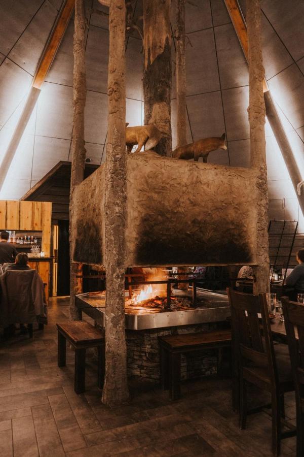 Arctic Snowhotel & Glass Igloos Hotel Sinetta