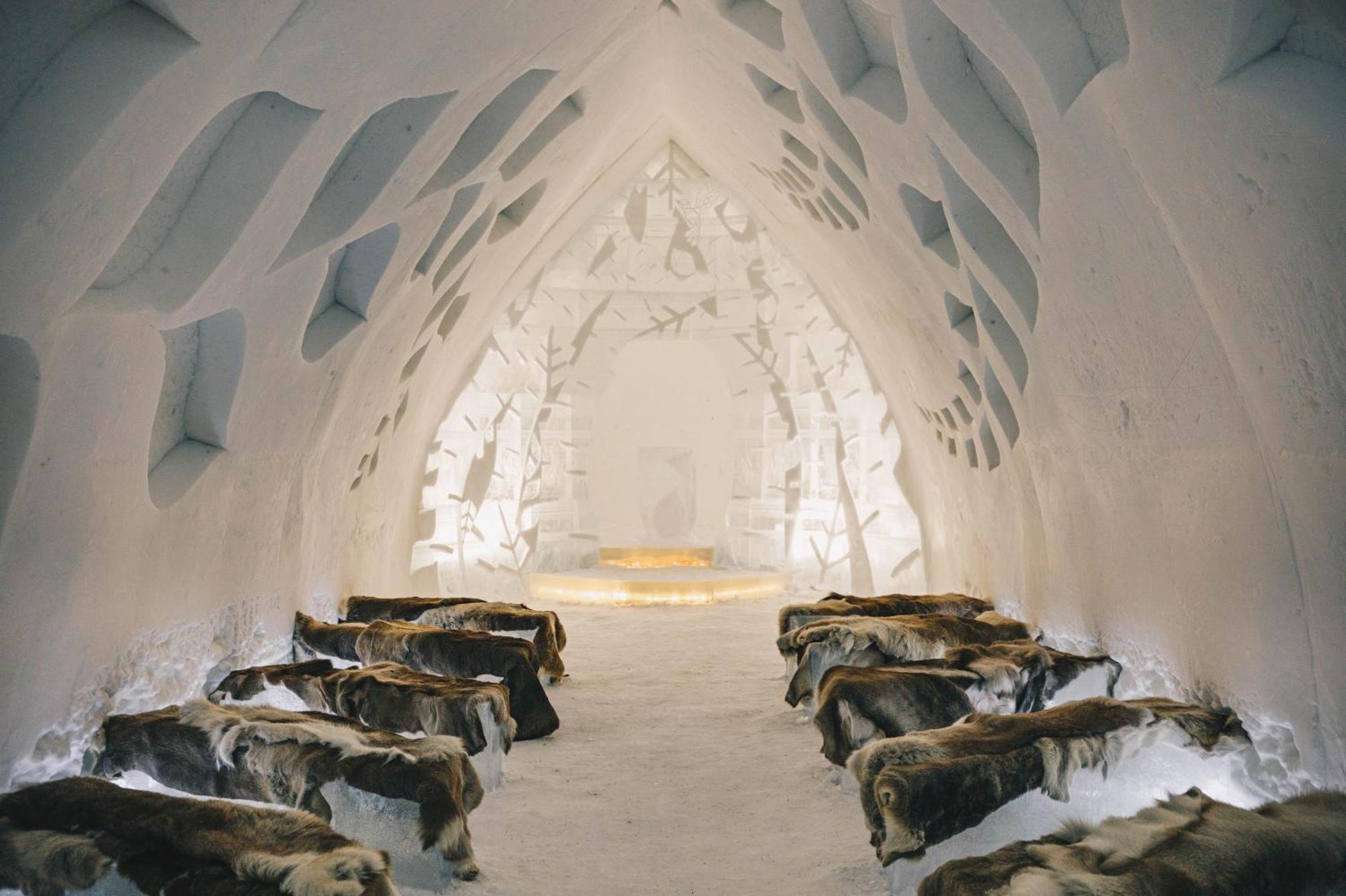Arctic Snowhotel & Glass Igloos