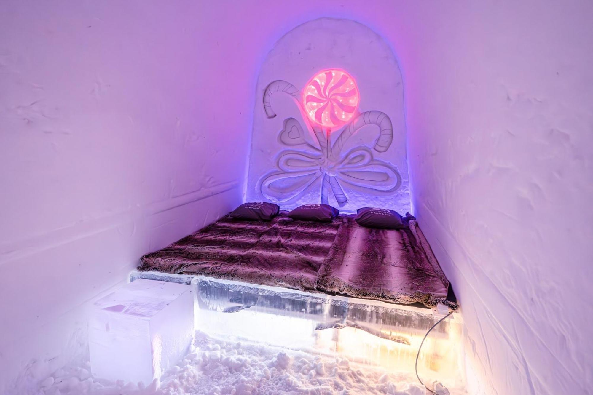 Arctic Snowhotel & Glass Igloos Hotel 3*