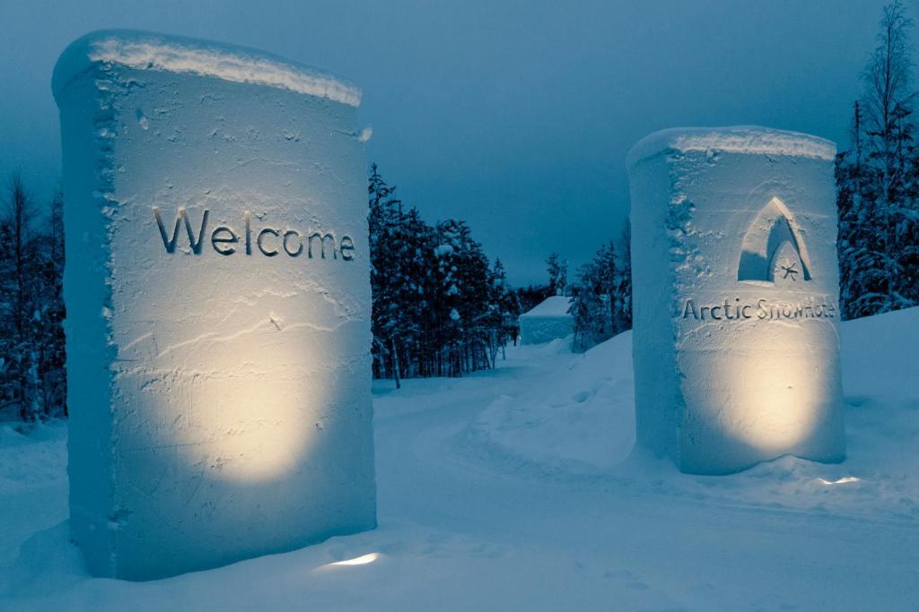 Hotel Arctic Snowhotel & Glass Igloos