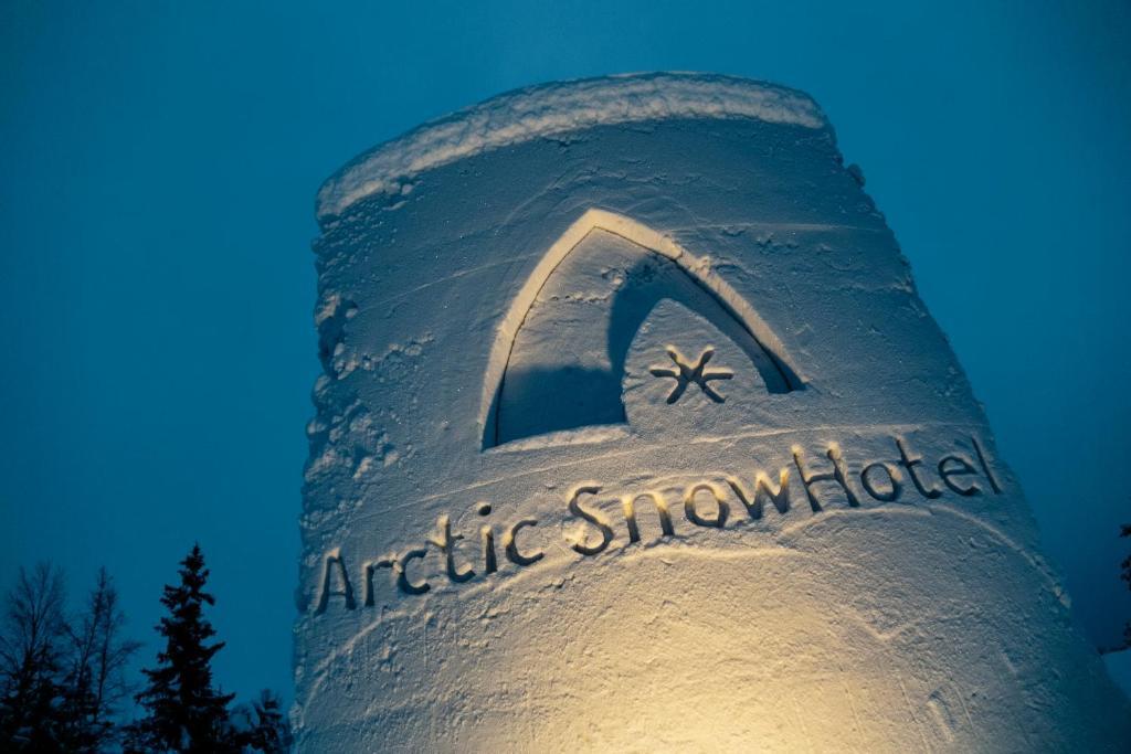 Hotel Arctic Snowhotel & Glass Igloos 3*