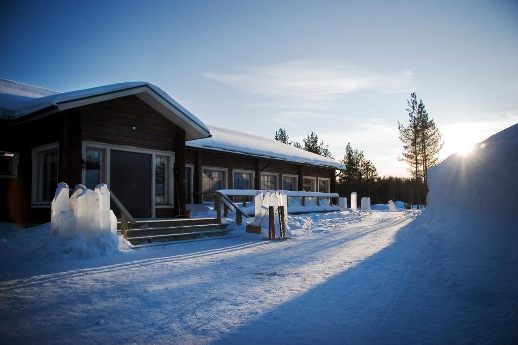 Hotelli Arctic Snowhotel & Glass Igloos 3*